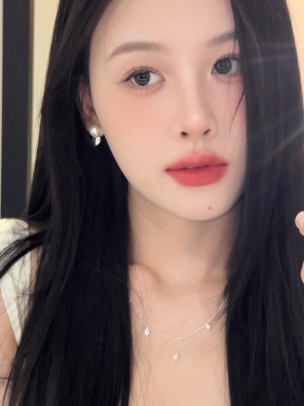 「丝绒蜜桃妆」教程