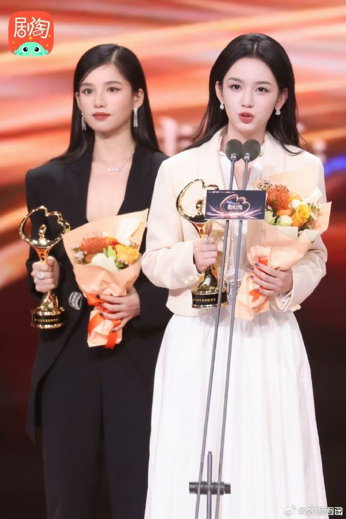 张婧仪 & 周也