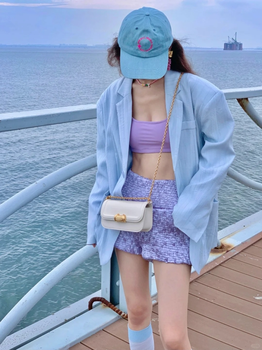 射手座(22/11 - 21/12):蓝紫色