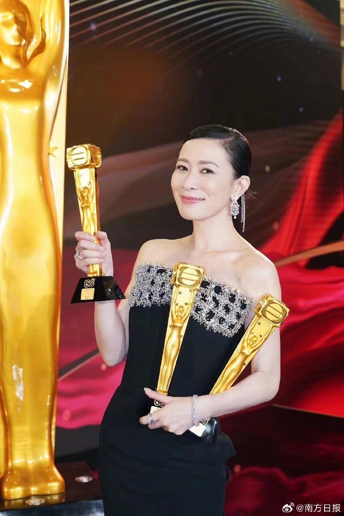 恭喜佘诗曼成为TVB首位三料视后!