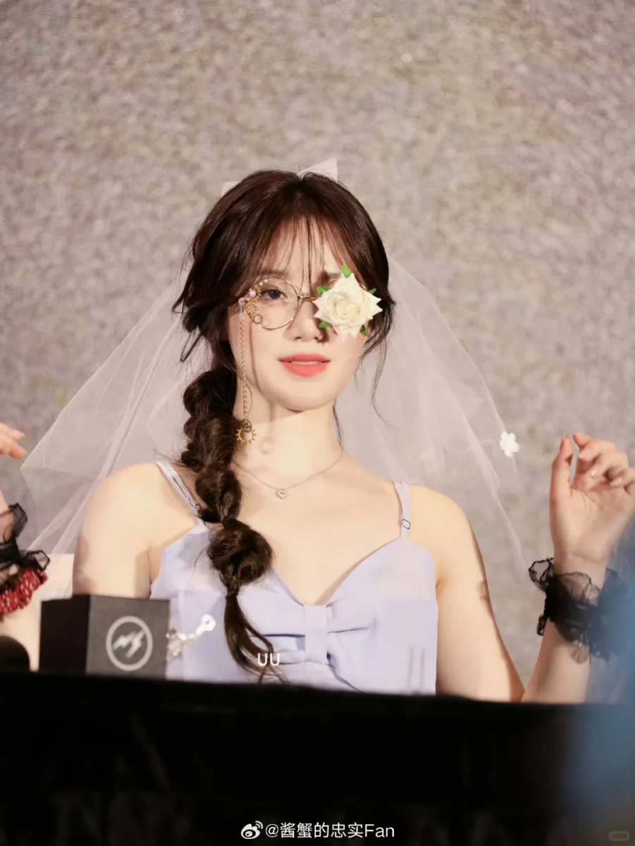 叶舒华同款侧麻花辫