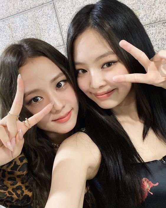 Jennie & Jisoo