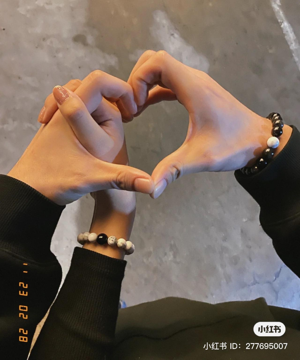 爱心手势
