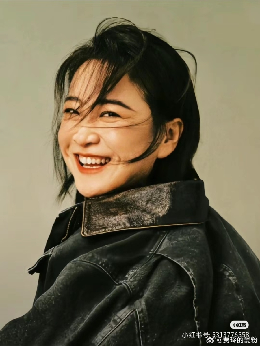 现在的贾玲开启了更广袤的天地