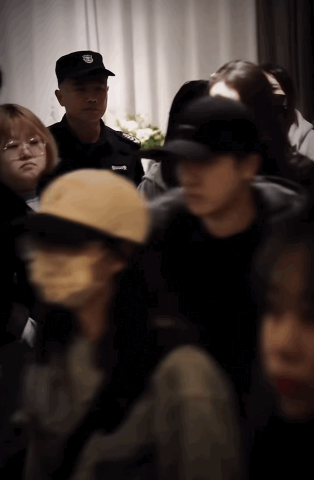 《开始推理吧2》开始录制，迪丽热巴路透