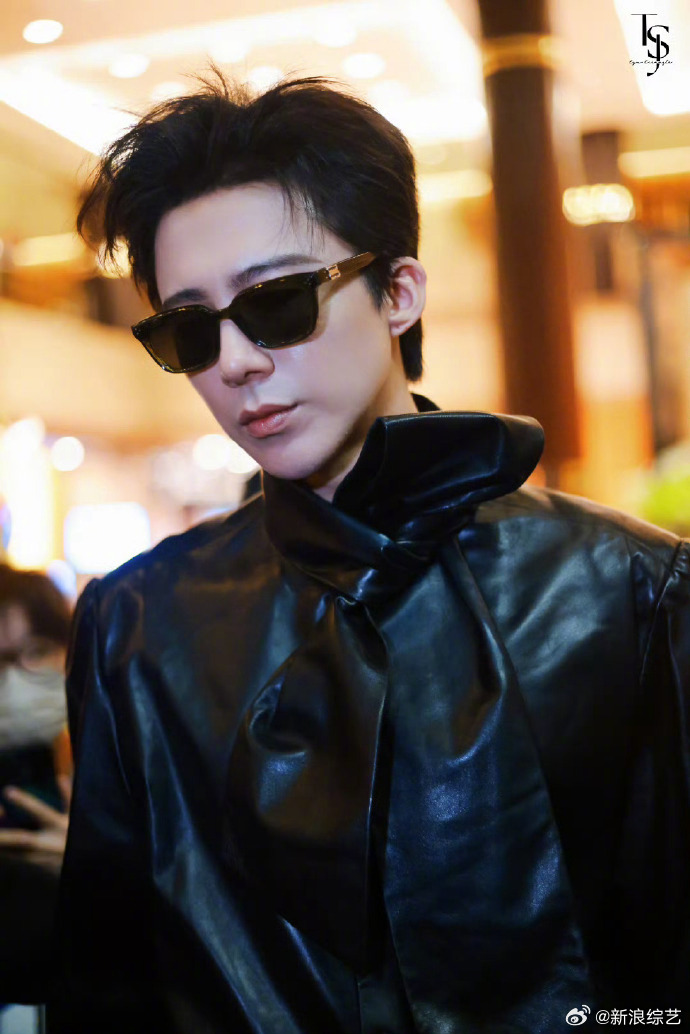 《开始推理吧2》开始录制，刘宇宁路透