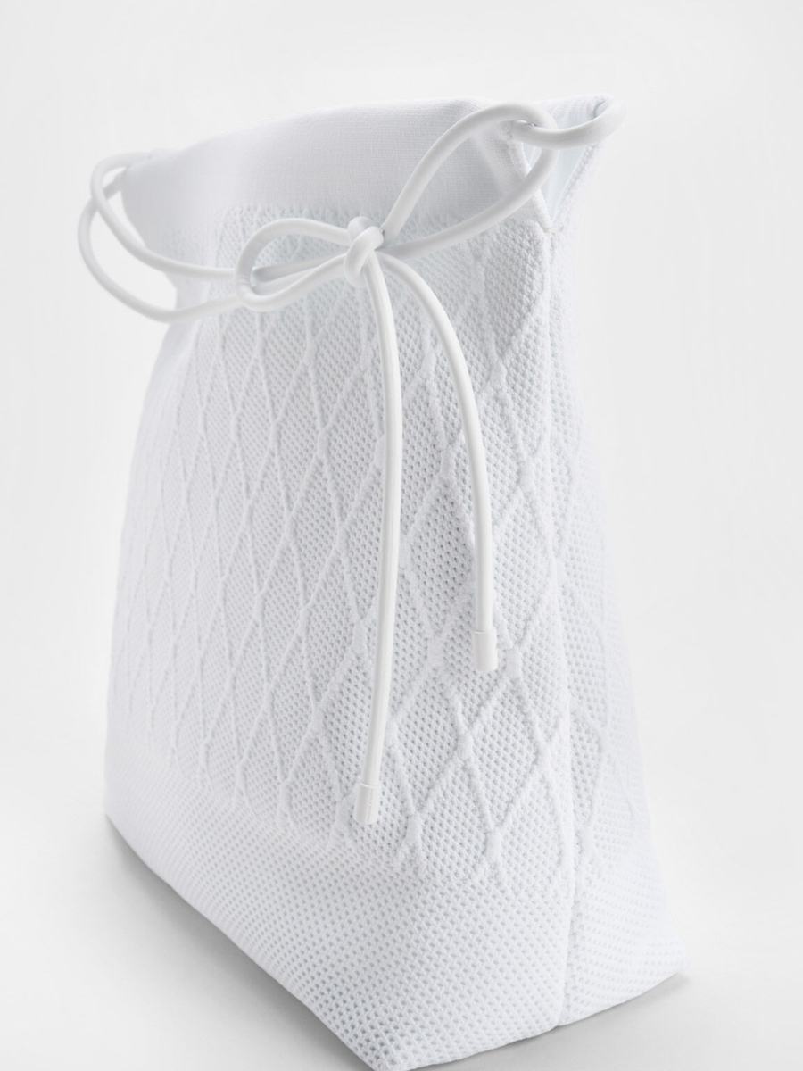 3、Genoa Bow-Tie Knitted Bag