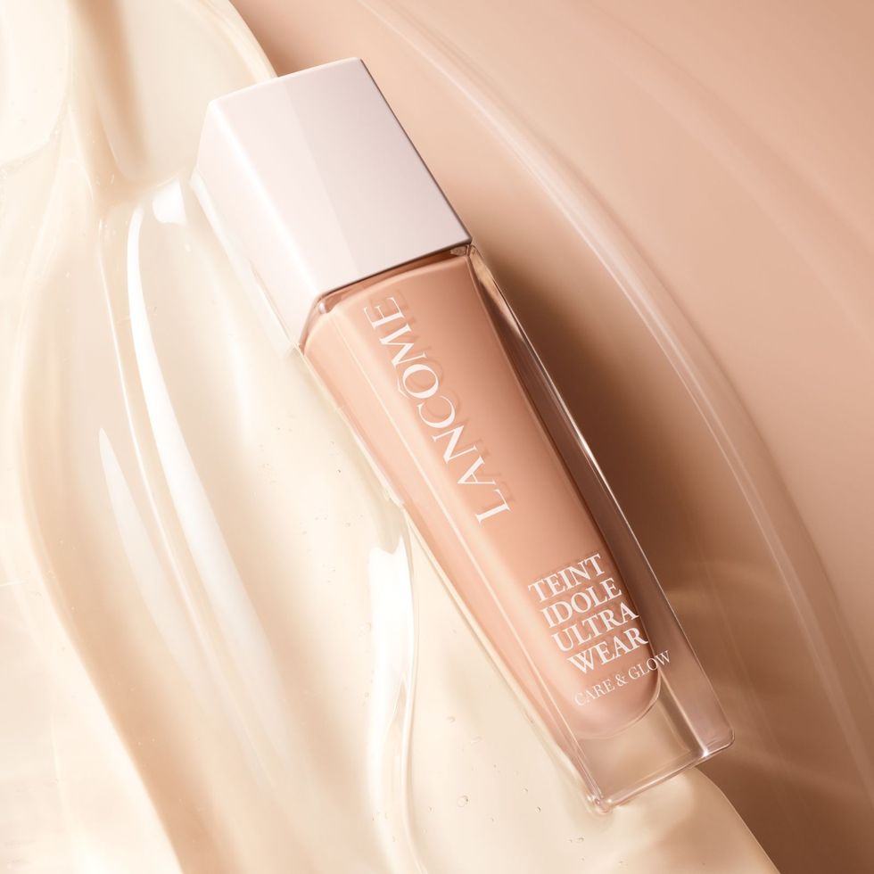 1、 兰蔻LANCÔME零粉感光泽持妆粉底