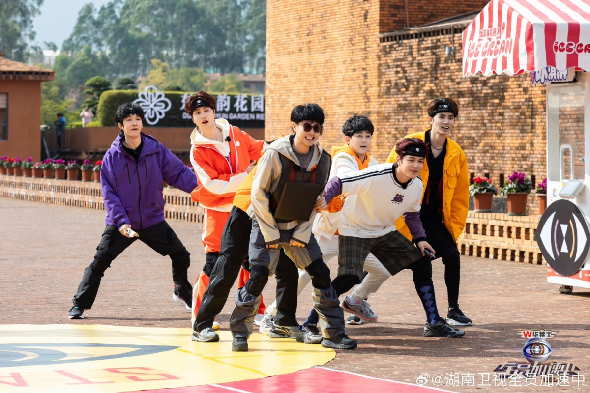 “0713”和“院人”担任两队常驻嘉宾