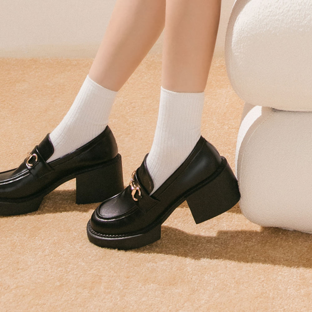 3 、粗跟乐福鞋