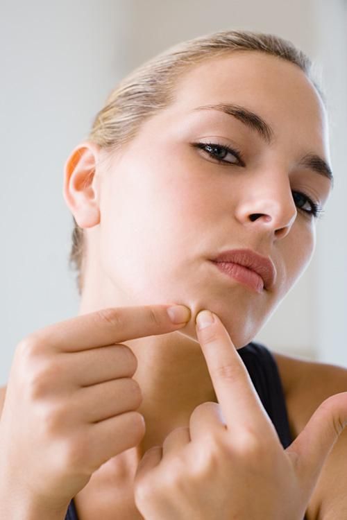 【痘痘肌必看】祛痘的好方法三、戒手扣挤痘痘