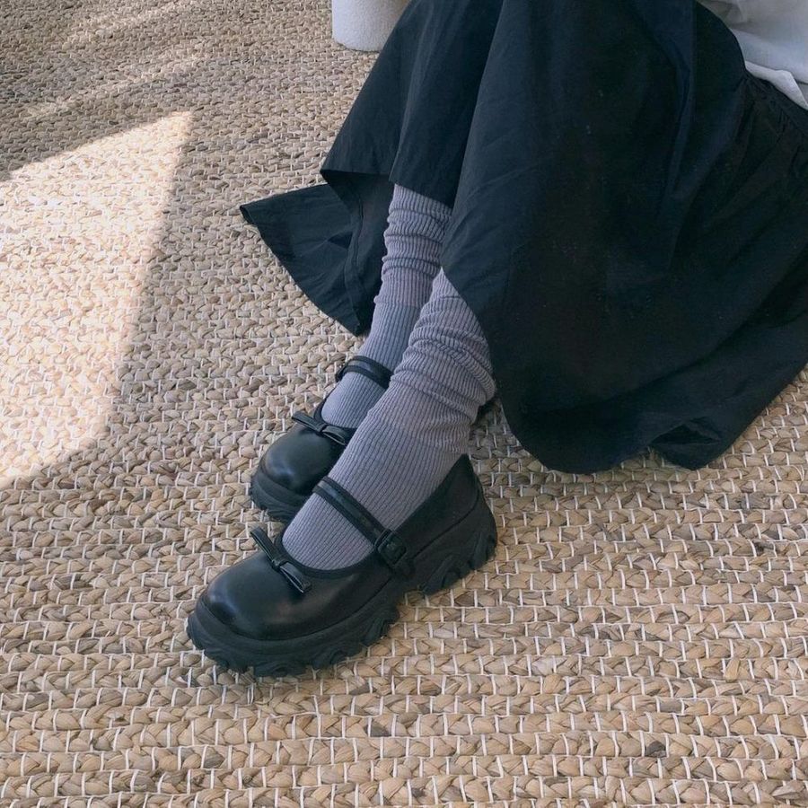 2 、厚底玛丽珍鞋