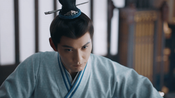 磨皮美颜都掩饰不了疲态