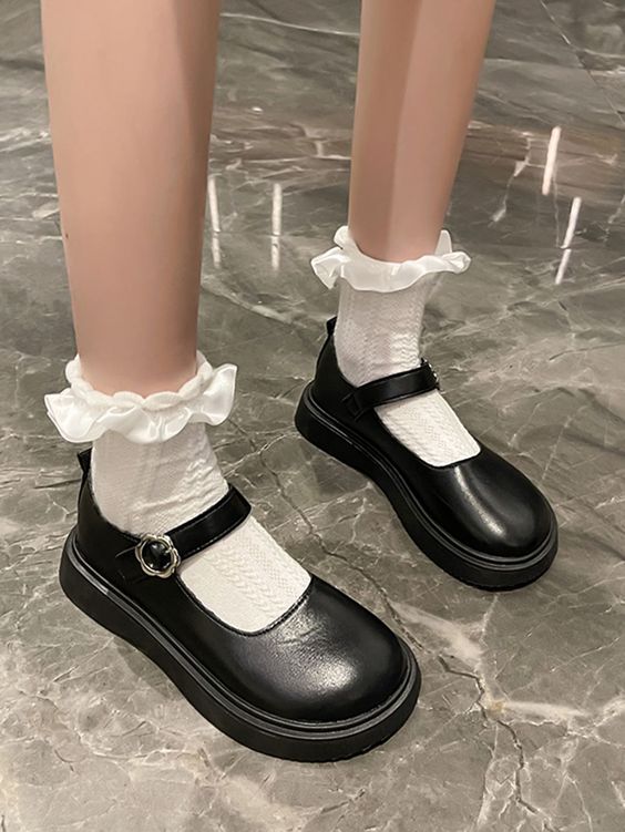 2 、厚底玛丽珍鞋