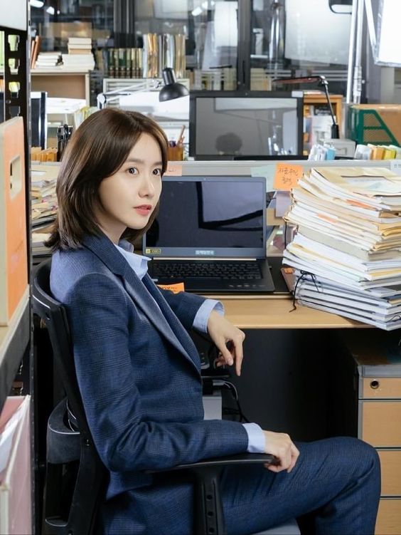 1. 当面是人,背后是鬼