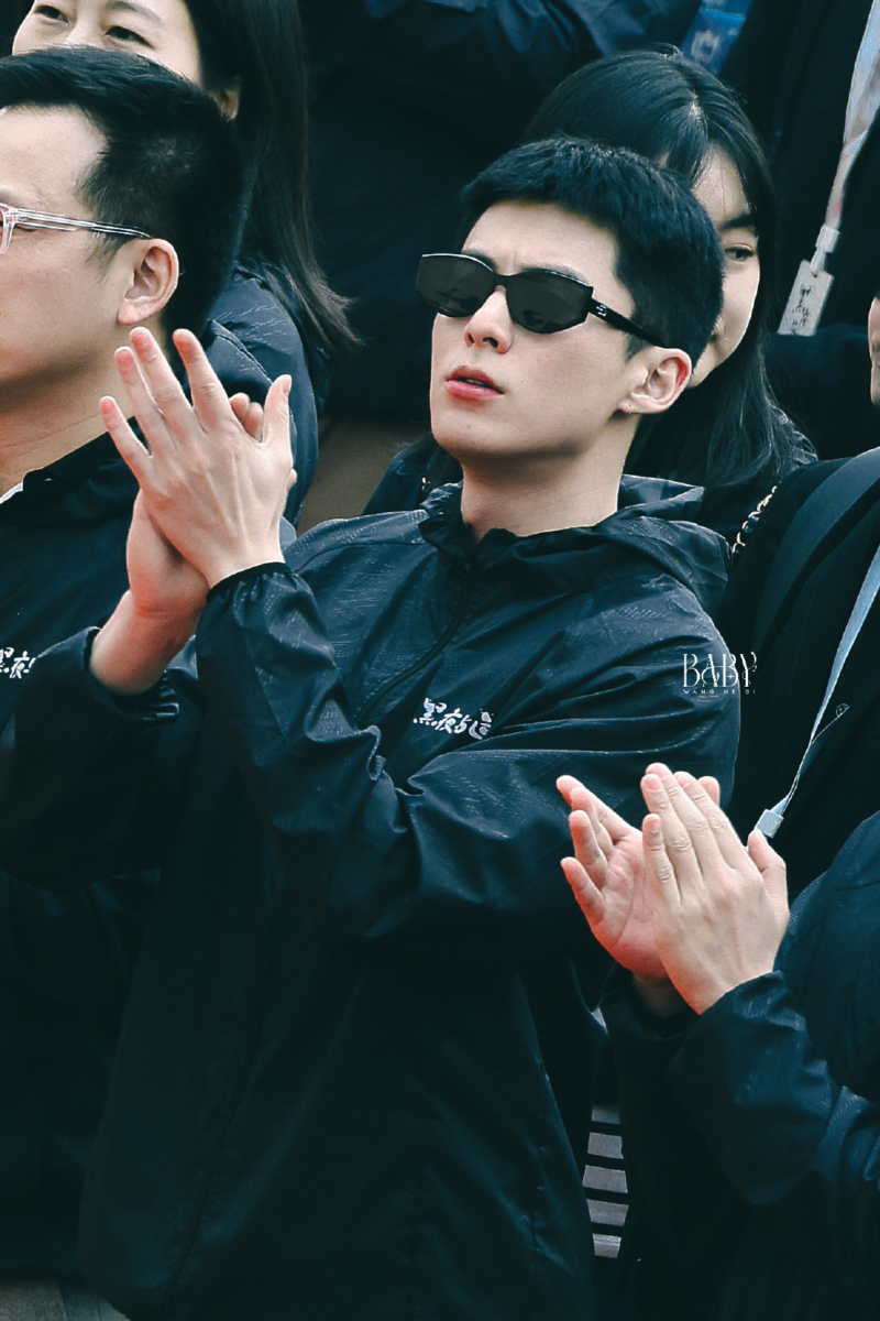 王鹤棣寸头造型