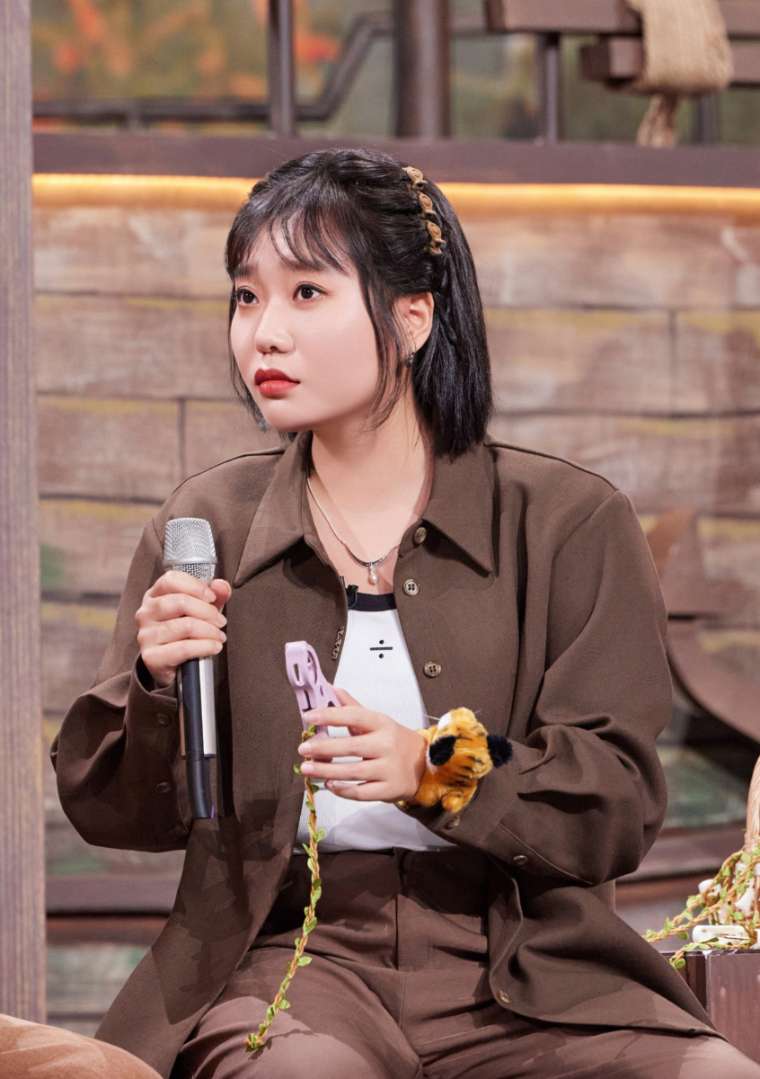 这件事让雪琴开始抗拒别人的拥抱