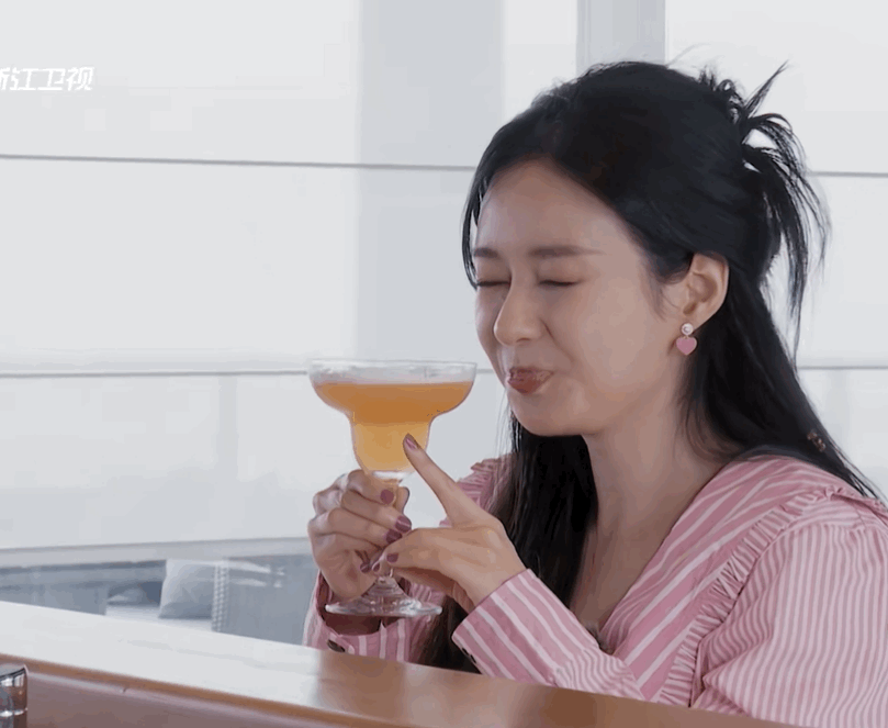 完全像一幅偶像剧画面