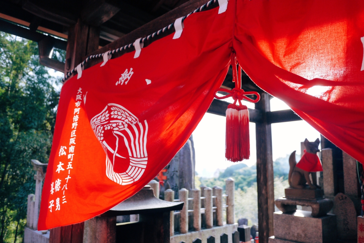 每个角落、每个时间缝隙里都容得下更多的「我」,和更多的独白