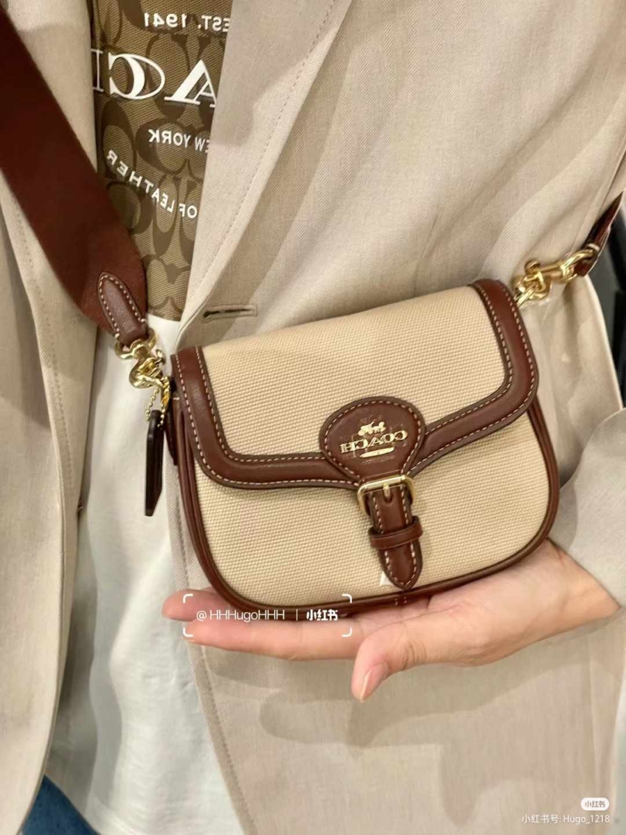 Coach 春夏包款一、小号马鞍包