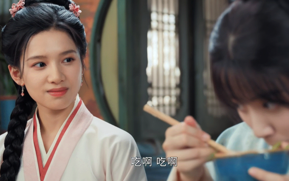 张婧仪承认拍戏时有被卢昱晓可爱到