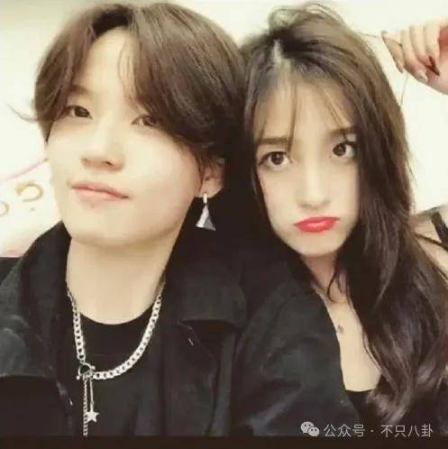 和 THE9 成员陆柯燃疑似关系匪浅