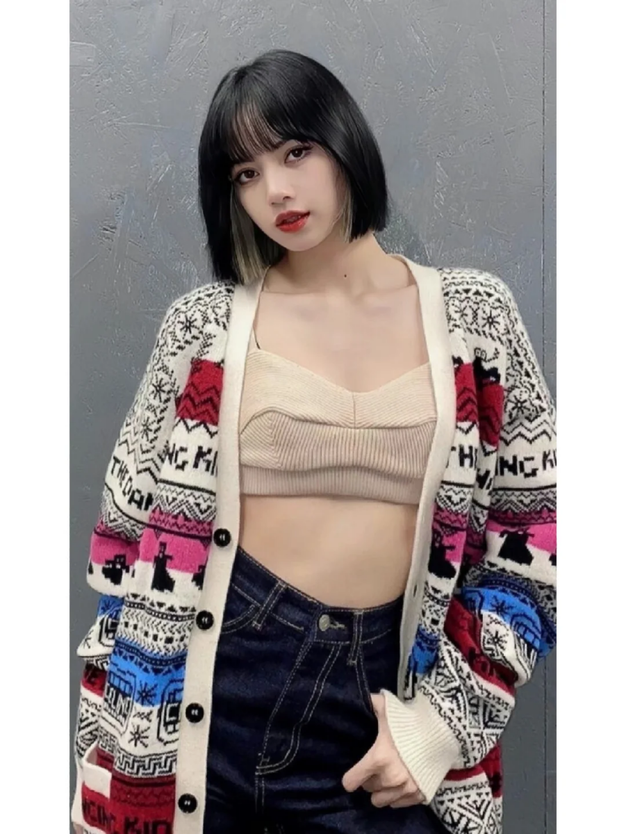 3、LISA 同款 | 齐刘海内陷染短发
