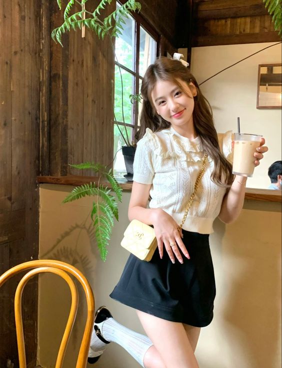 习惯把重心放一条腿上