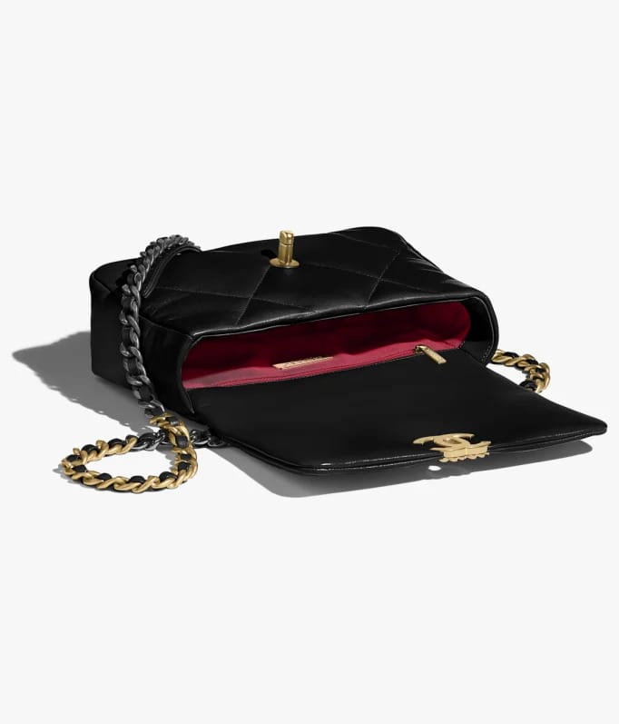5. 香奈儿19 Bag