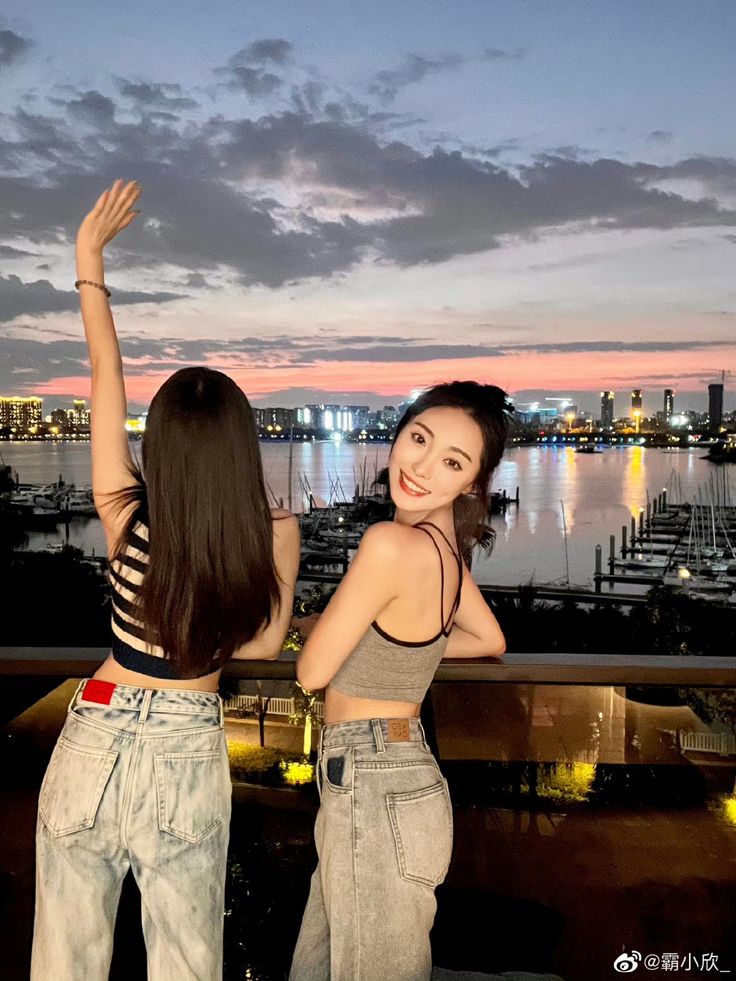 快乐时,不必分心想起我;难过时,请一定记得联系我