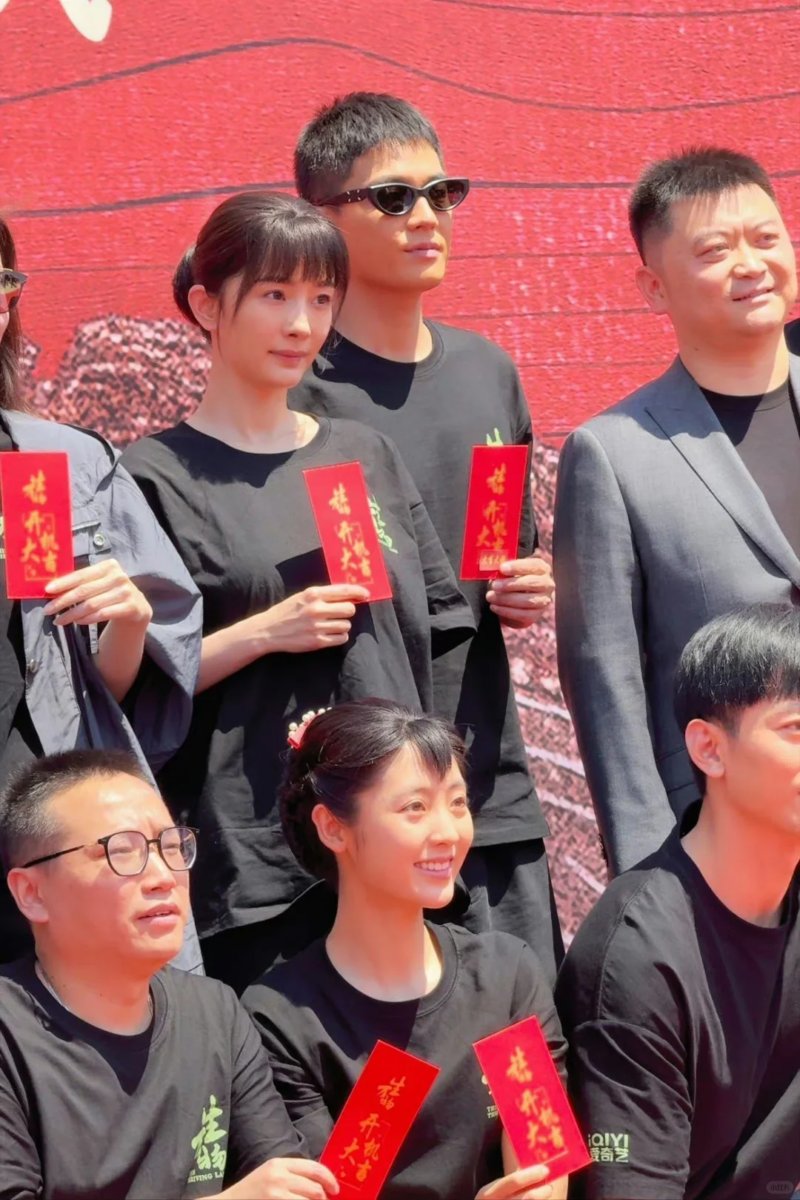 转型饰演农村妇女
