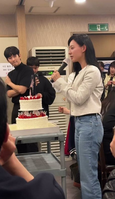 《眼泪女王》庆功宴