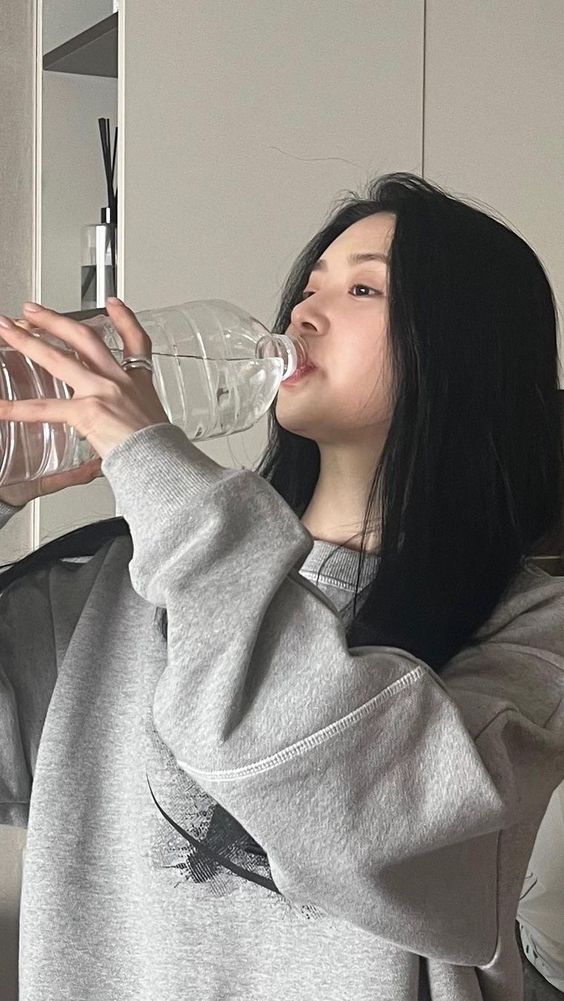 10、多喝水解饿解馋