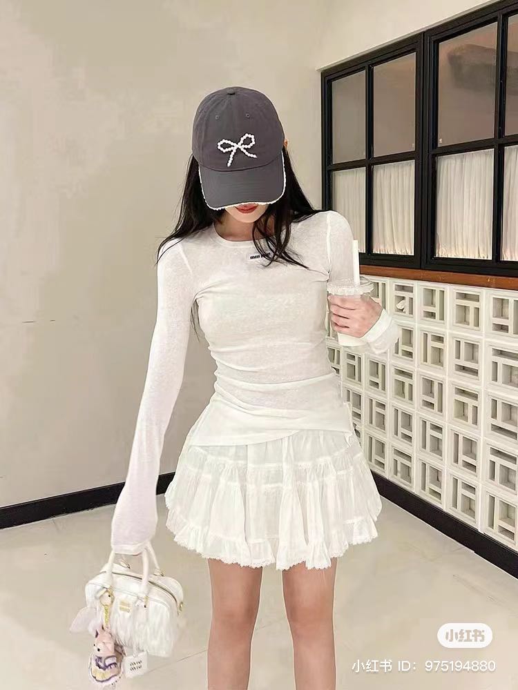 既能突出腰线，又能展现优雅的曲线美