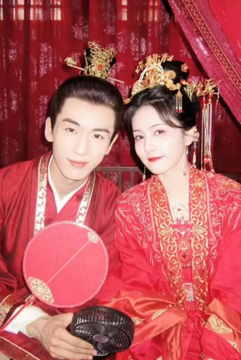 白鹿和张凌赫分手?