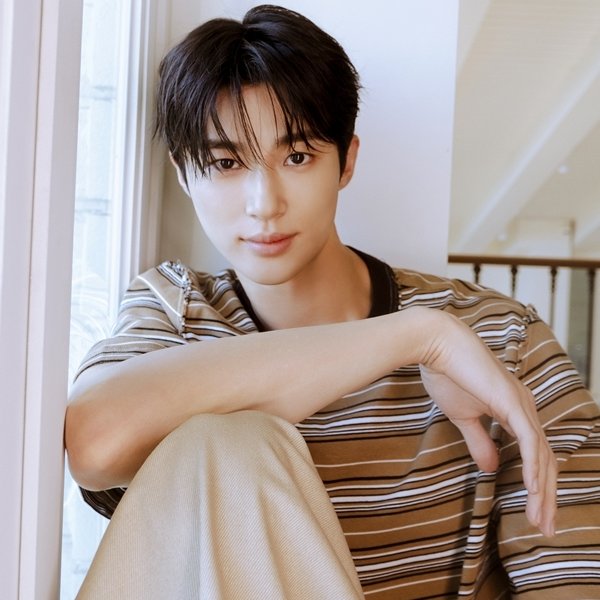 部分网友指责边佑锡有“嫂子”还炒CP