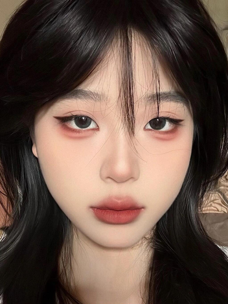 1、厌世狐狸眼：