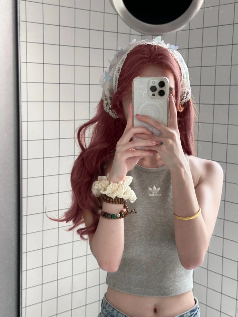 玫瑰粉粽搭配长发造型