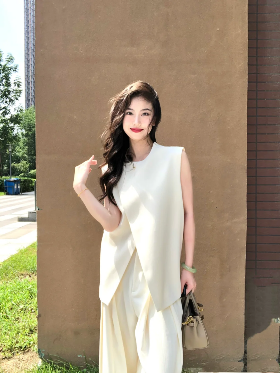 1、米白色+米白色