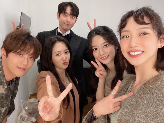 不和人缘好的人交朋友？