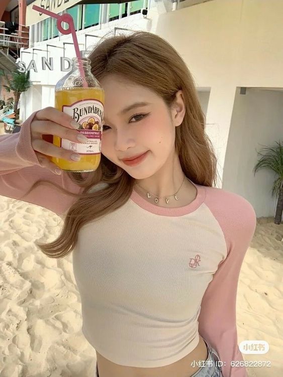 每顿饭前喝 500 ml 水可以在一天减少 235kcal 热量