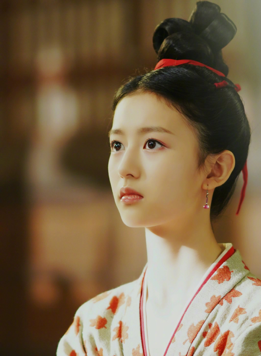 内娱05后小花:4、裴佳欣(2009年出生)