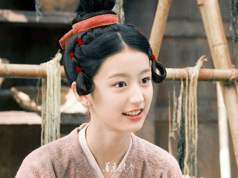 内娱05后小花:4、裴佳欣(2009年出生)