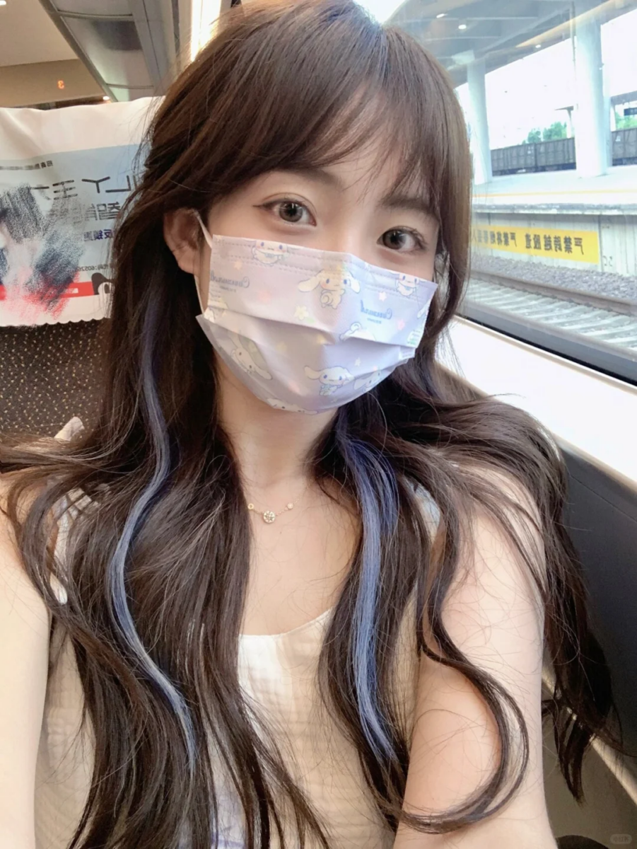 1、黑茶色+鸢尾蓝