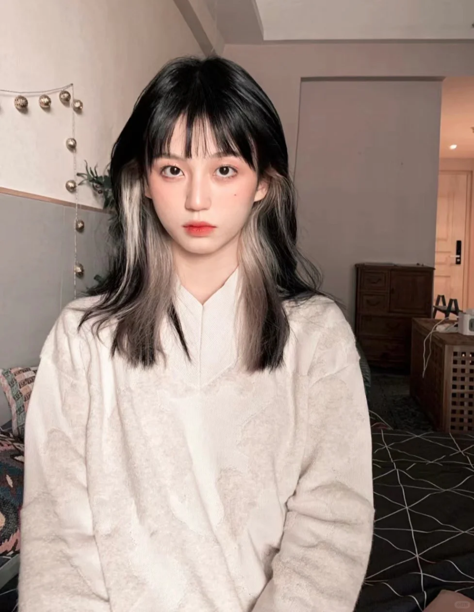 7、黑茶色+灰白色