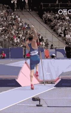 TOP 4、法国撑杆跳运动员【Anthony Ammirati】