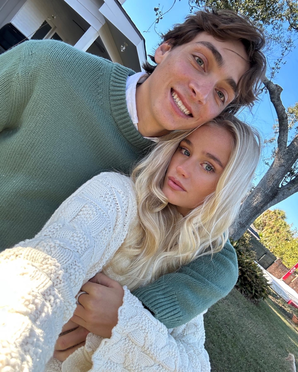 杜普兰蒂斯和女友从 2020 年开始交往