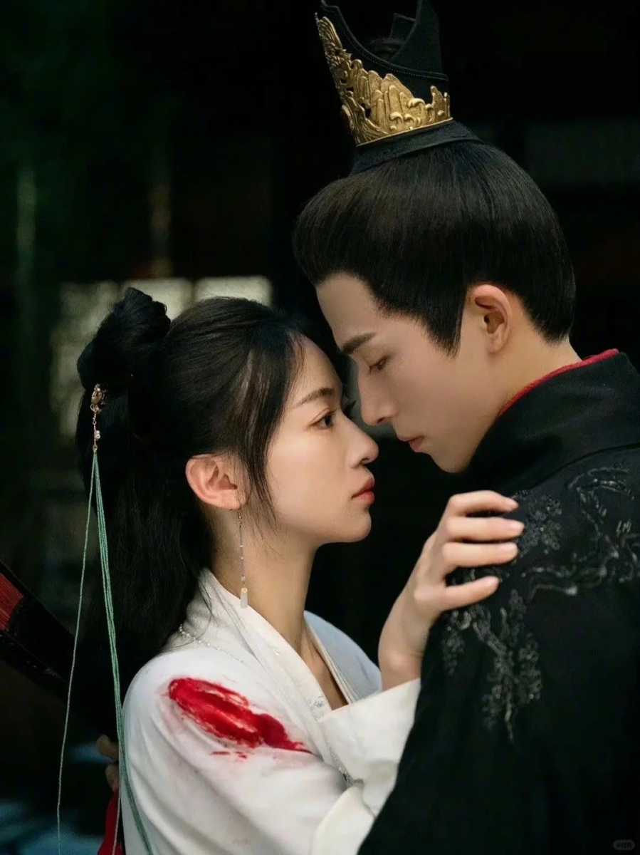 吴谨言和王星越在《墨雨云间》里的“菲常萧张” CP 大火