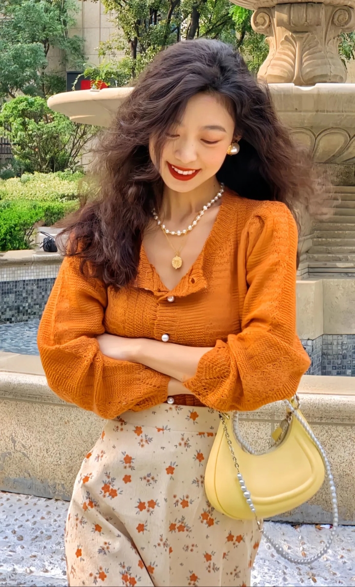 3、色调鲜明敢撞色