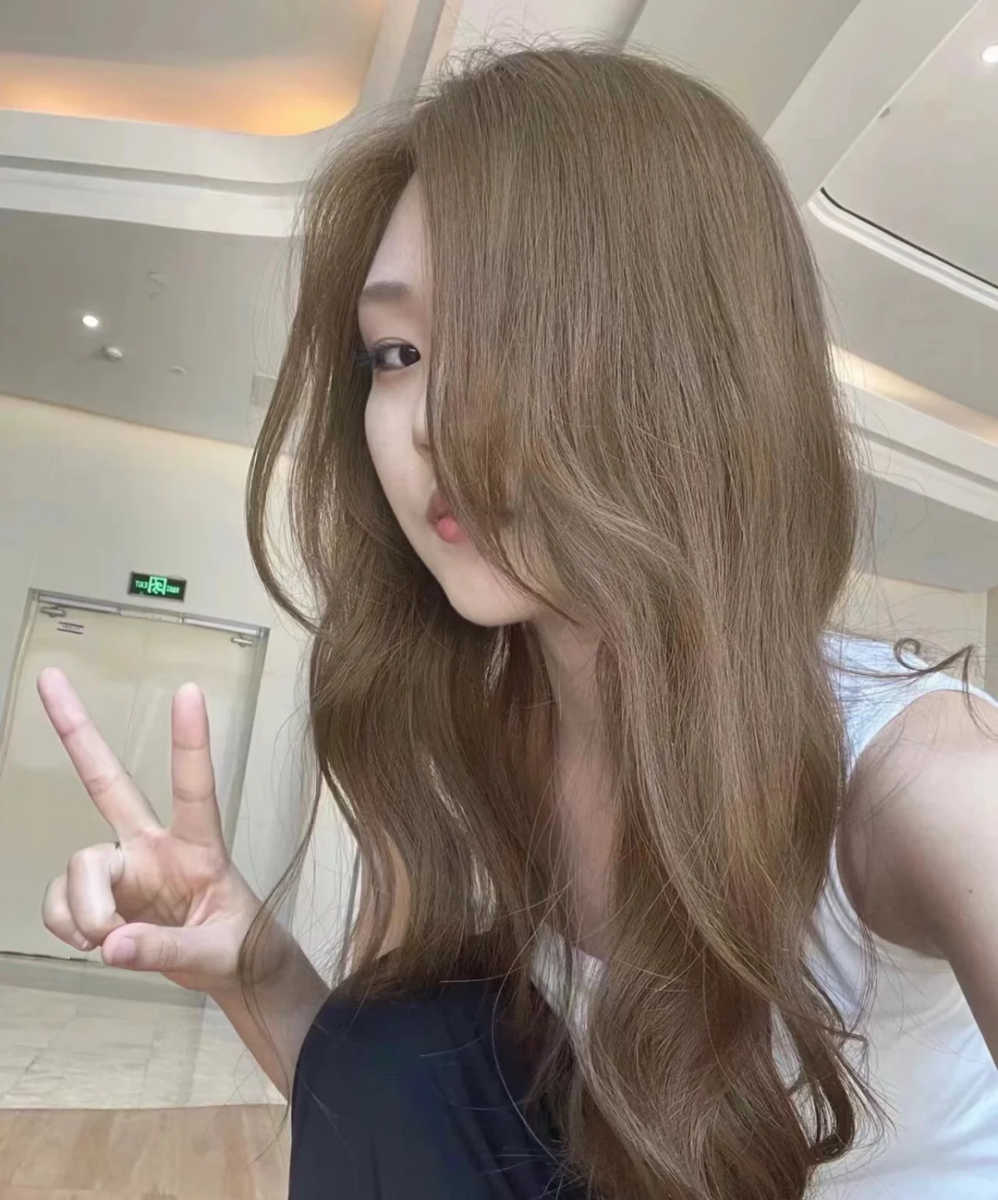 如果本身发质比较毛躁,这款发色可能会暴露缺点